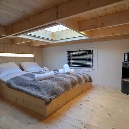 別荘 Tiny House On A *